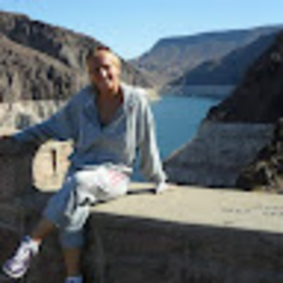 Meet your Posher, Tennyson - Picture 1 of 1